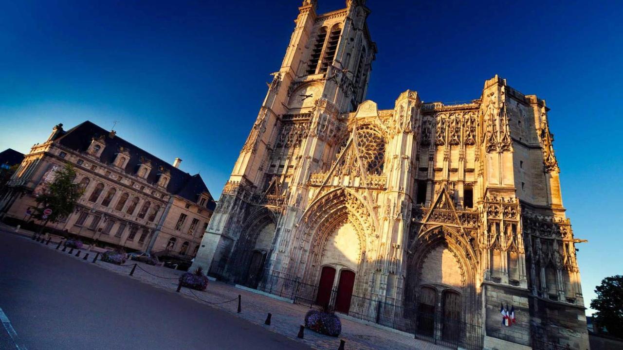 Les Cieux De La Cathedrale - Calme - Jardin - Wifi Apartment Troyes Exterior photo